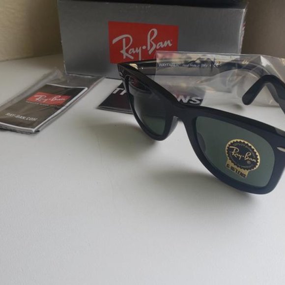 Black Classic Sunglasses - Ray Ban Wayfarer - Picture 5 of 5